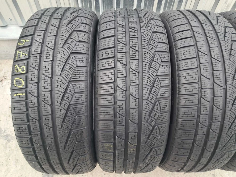 Резина зима 90% протектор Pirelli 235/55 R18 Sottozero winter serie II