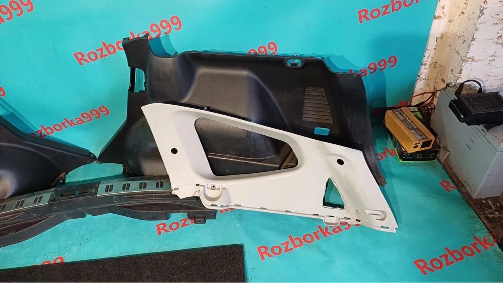 Обшивки пластики багажника Nissan Qashqai j10 +2
