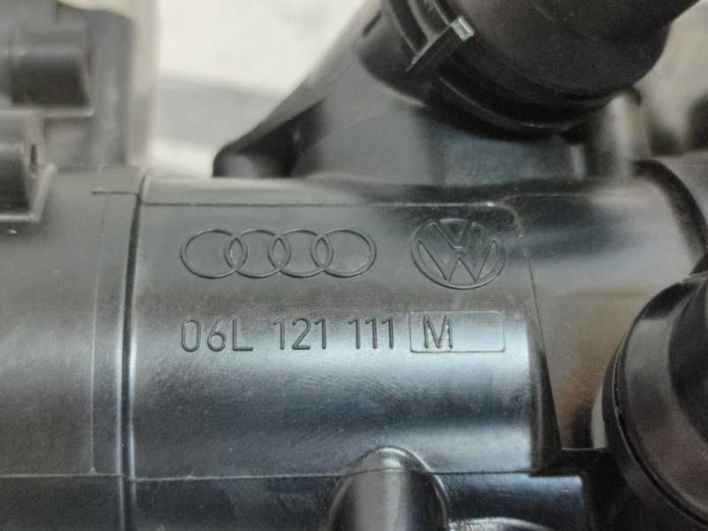Корпус термостата Audi Q5 2017-2024 год  06L121111M
