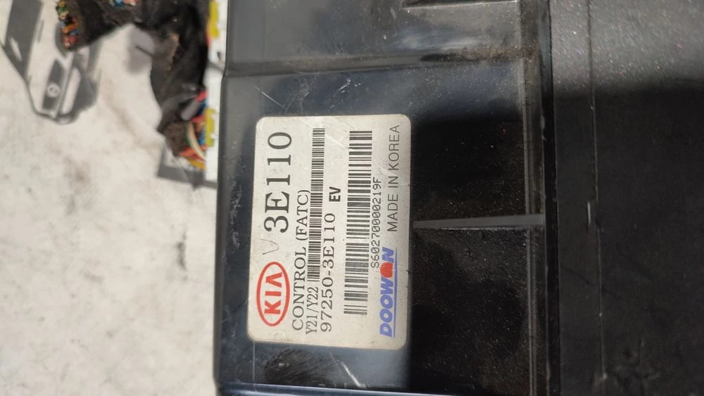 Блок управління клімат-контроль KIA Sorento 02-09р 972503E110
