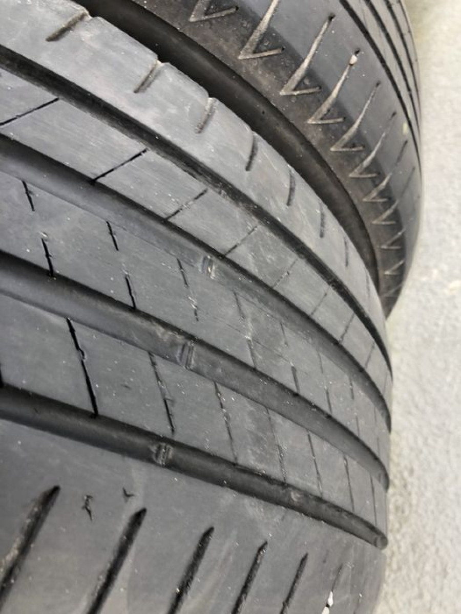 Шини літні Bridgestone 225/50/18