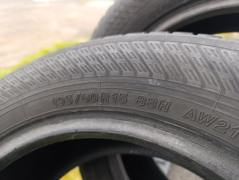 Всесезонні шини Yokohama 195/60 R15