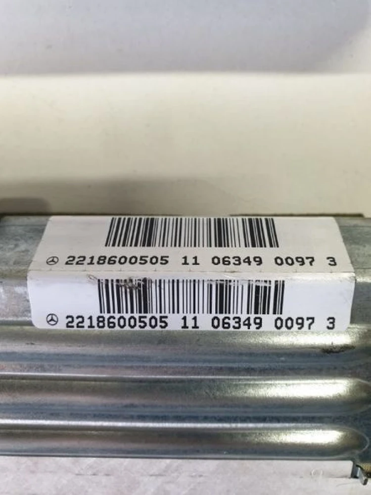 Подушка безопасности задних пассажиров 2218600605 Mercedes W221