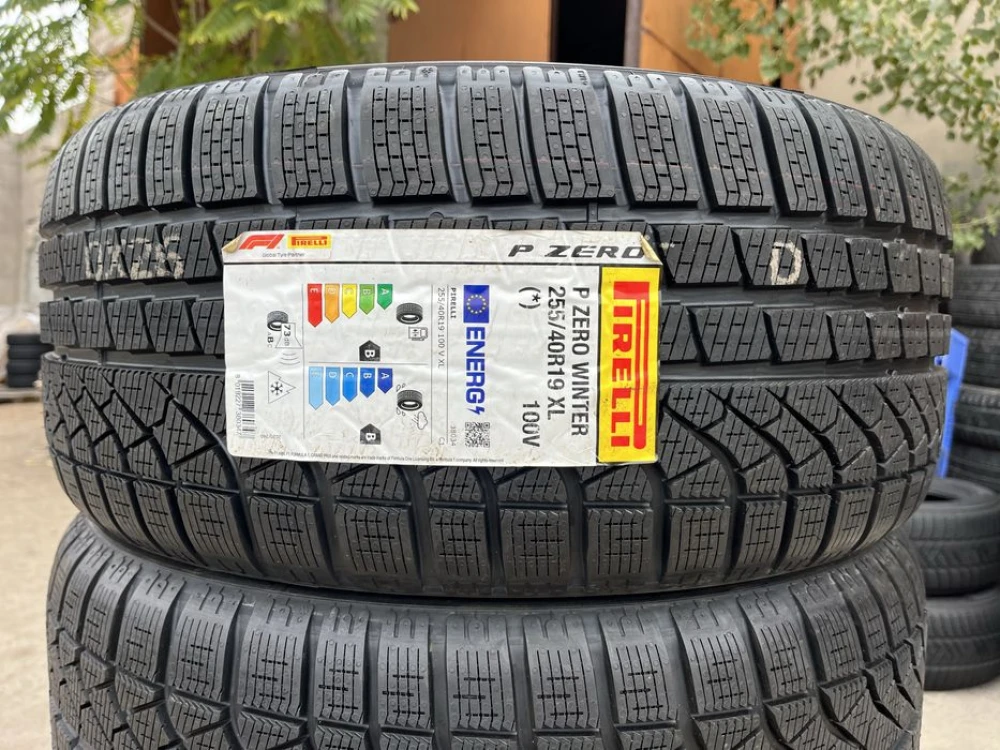 255/40 r19 Pirelli PZero Winter НОВАЯ Germany Резина зимняя