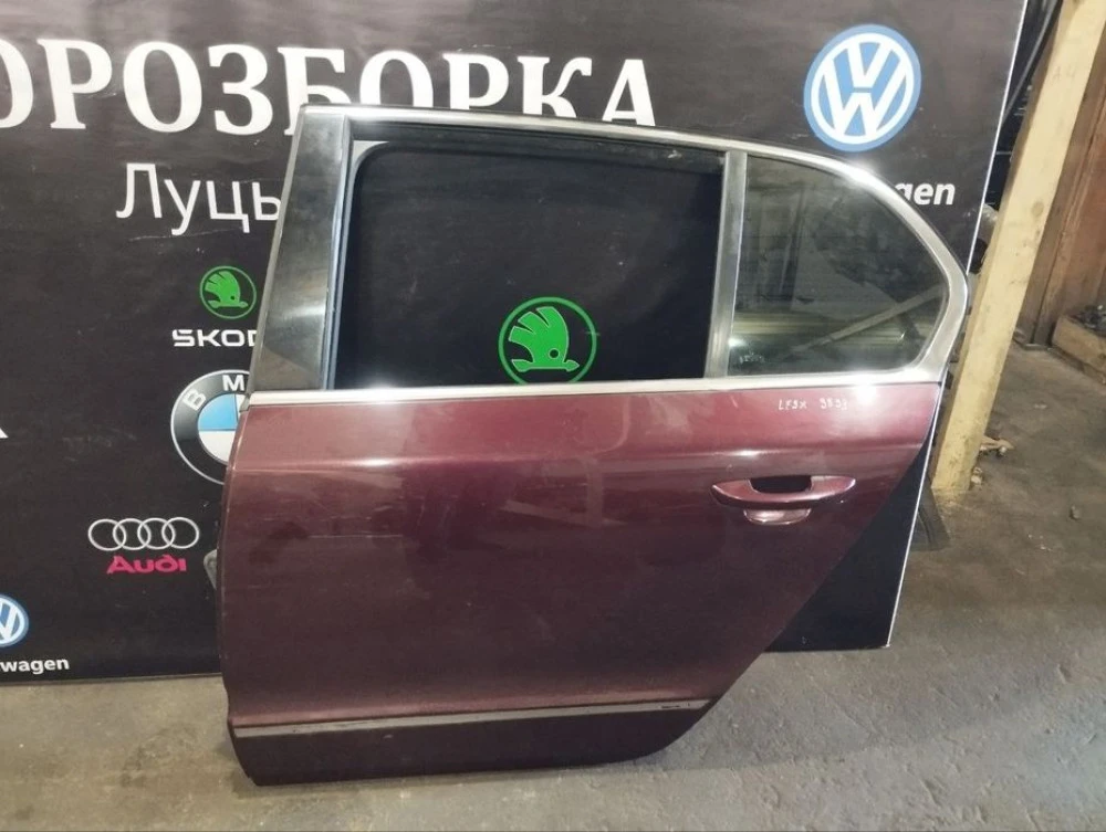 Двері двери шкода суперб 2 skoda superb 2