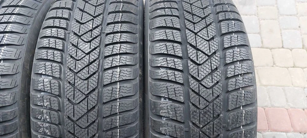 Резина зима НОВА Pirelli 225/55 R17 Sottozero 3 *(BMW)