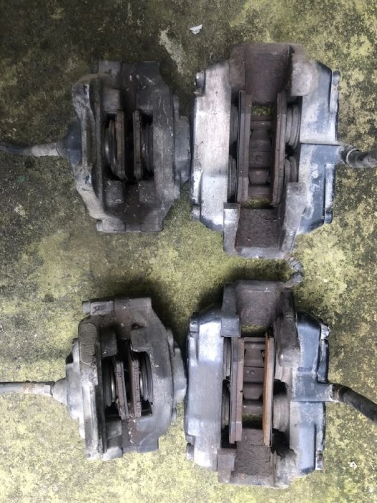 Гальмівний супорт Brembo Mercedes s 400 w 220