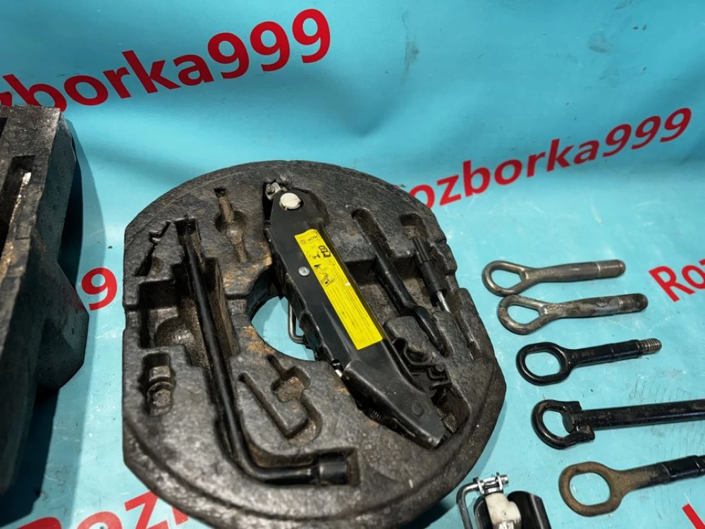 Домкрат ключ vw volkcwagen audi крюк фольцваген Ауді