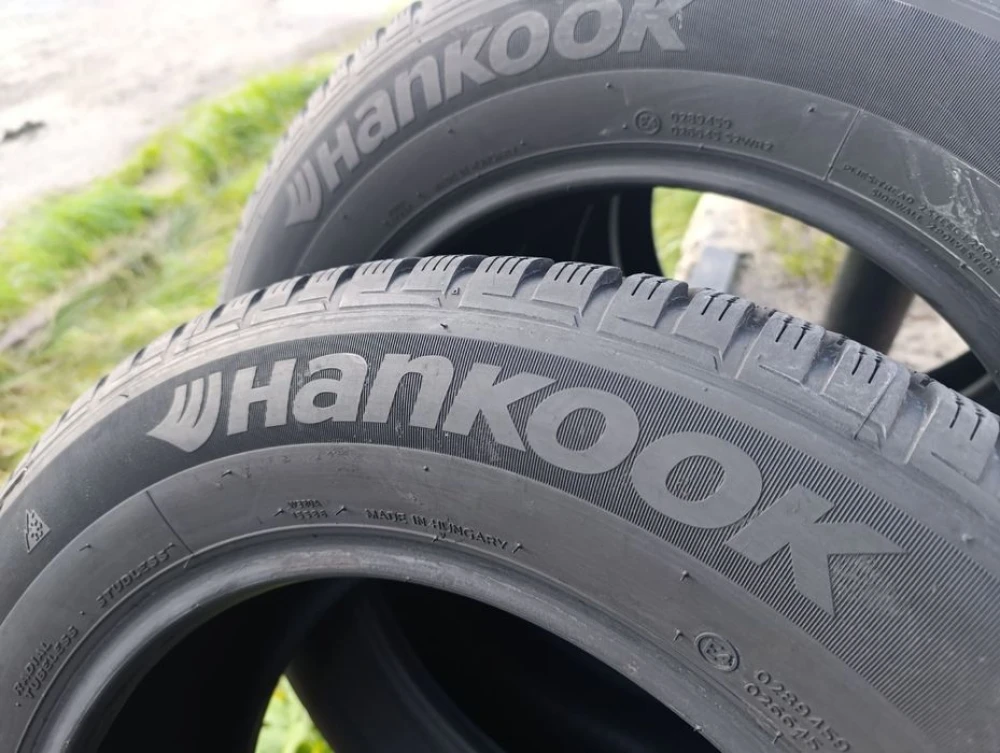 Майже нові зимові шини Hankook 215/65 R17