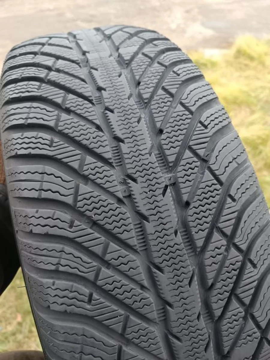 Зимові шини Cooper 215/65 R16 резина Р16