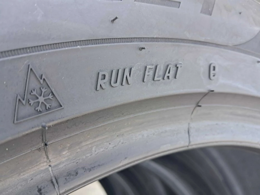 Резина зима 80% протектор Pirelli 285/45 R21 Scorpion Winter Runflat*