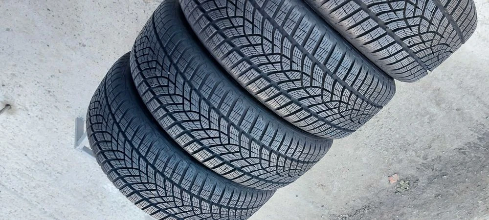 Резина зима 95% протектор Good Year 205/50 R17 Ultra Grip Performance+
