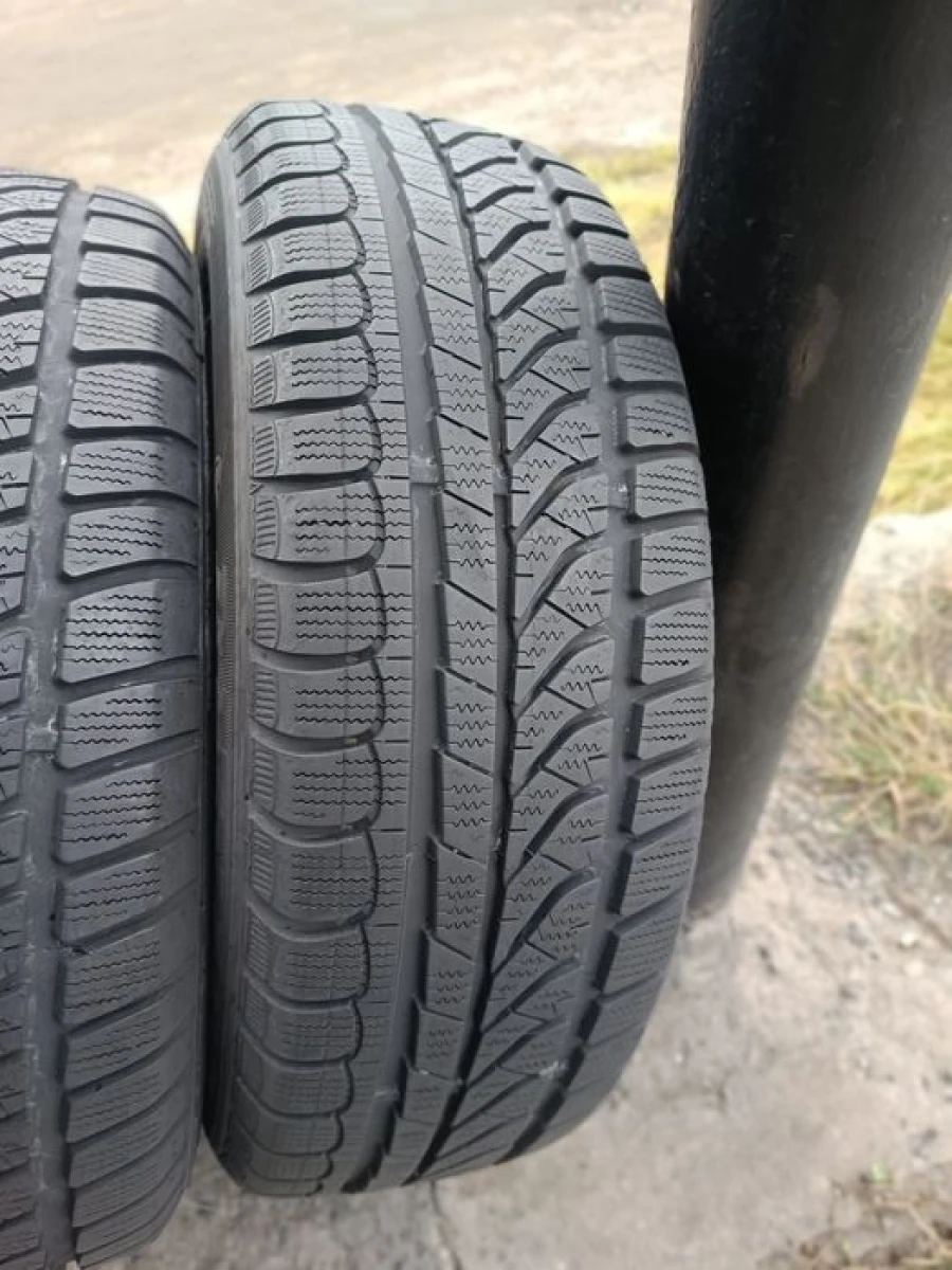 Зимові шини Dunlop 185/60 R15 резина Р15