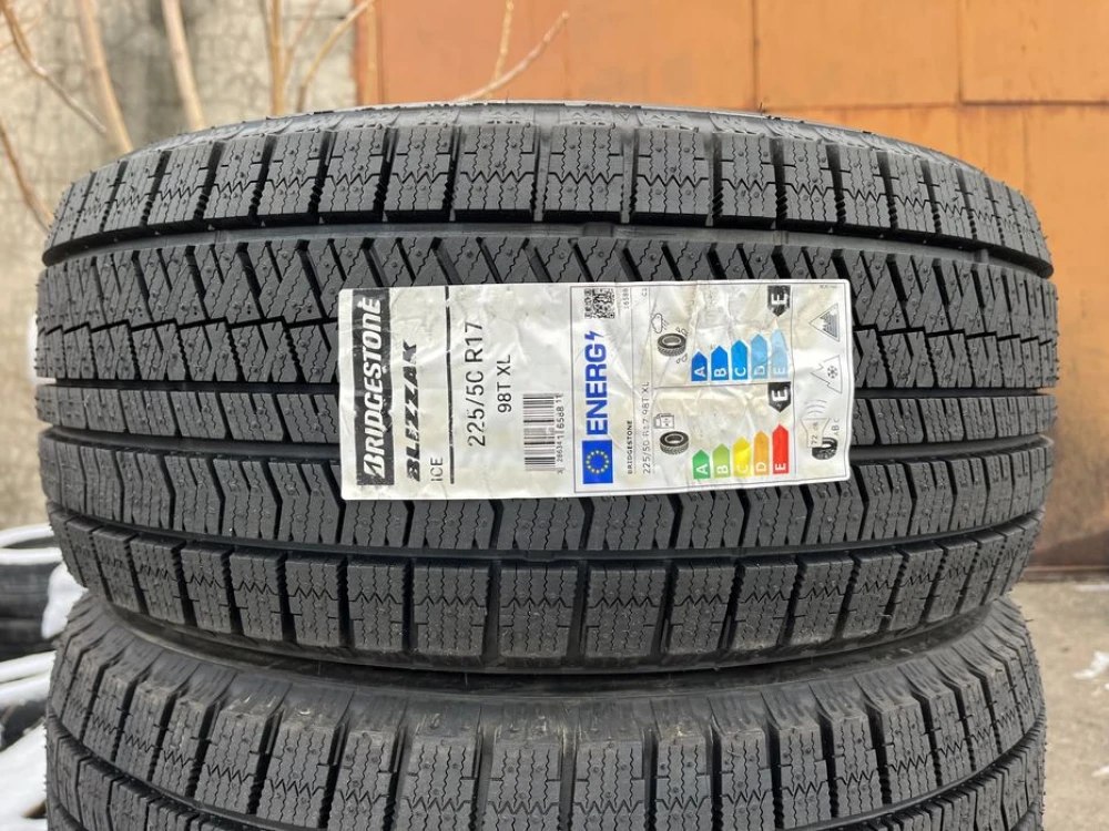 225/50 r17 Bridgestone Blizzak Ice НОВАЯ Резина зимняя Липучка