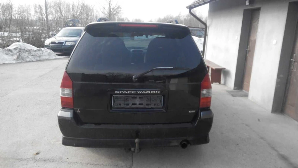 кузовщина для Mitsubishi Space Wagon 2.0 GDI мех 2000р,автозлом