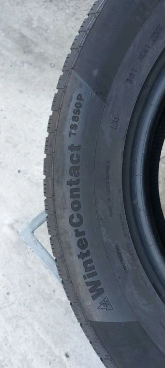 Резина зима 80% протектор Continental 235/65 R17 TS850P