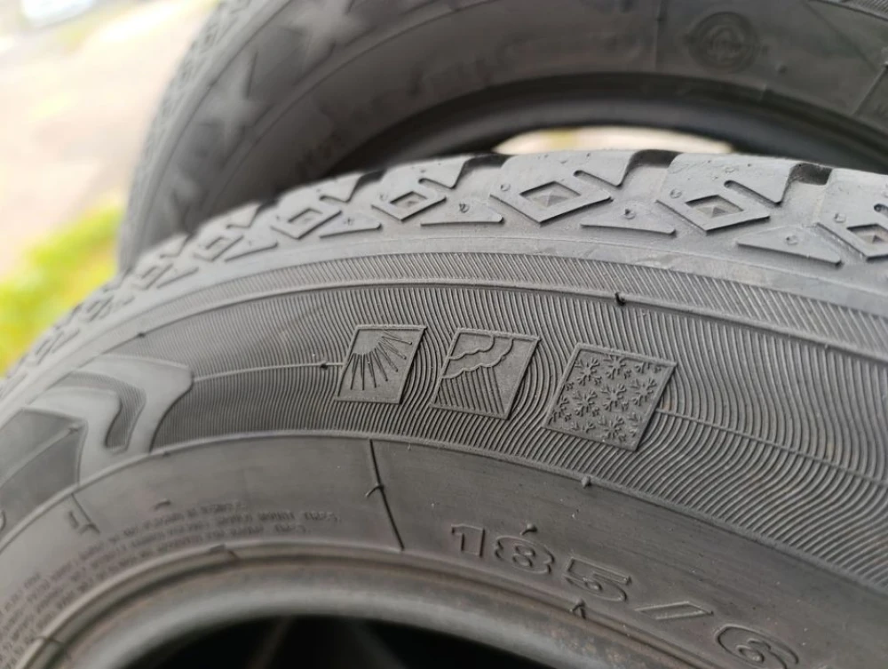 Всесезонні шини Maxxis 185/65 R15 резина Р15