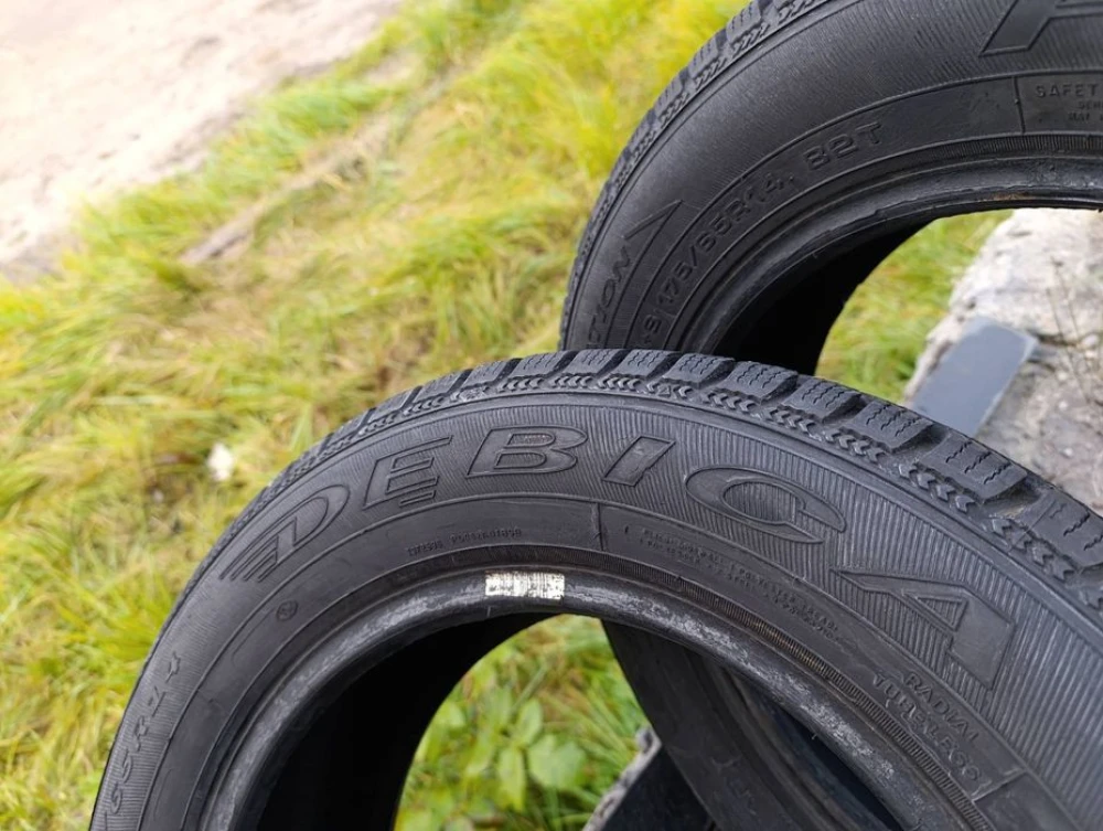 Майже нові зимові шини Debica 175/65 R14 резина Р14