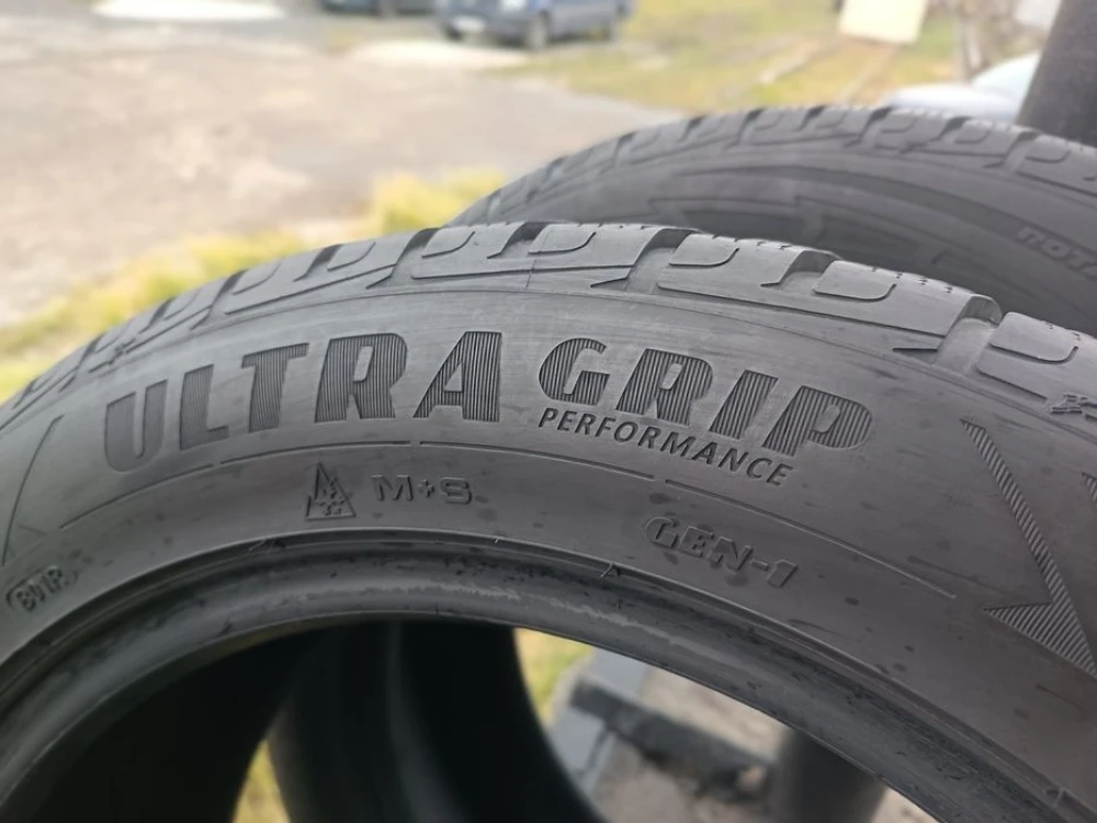 Зимові шини Goodyear 225/55 R18 резина Р18