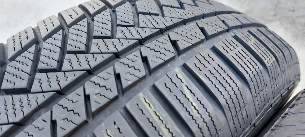 Резина зима 80% протектор Continental 235/65 R17 TS850P