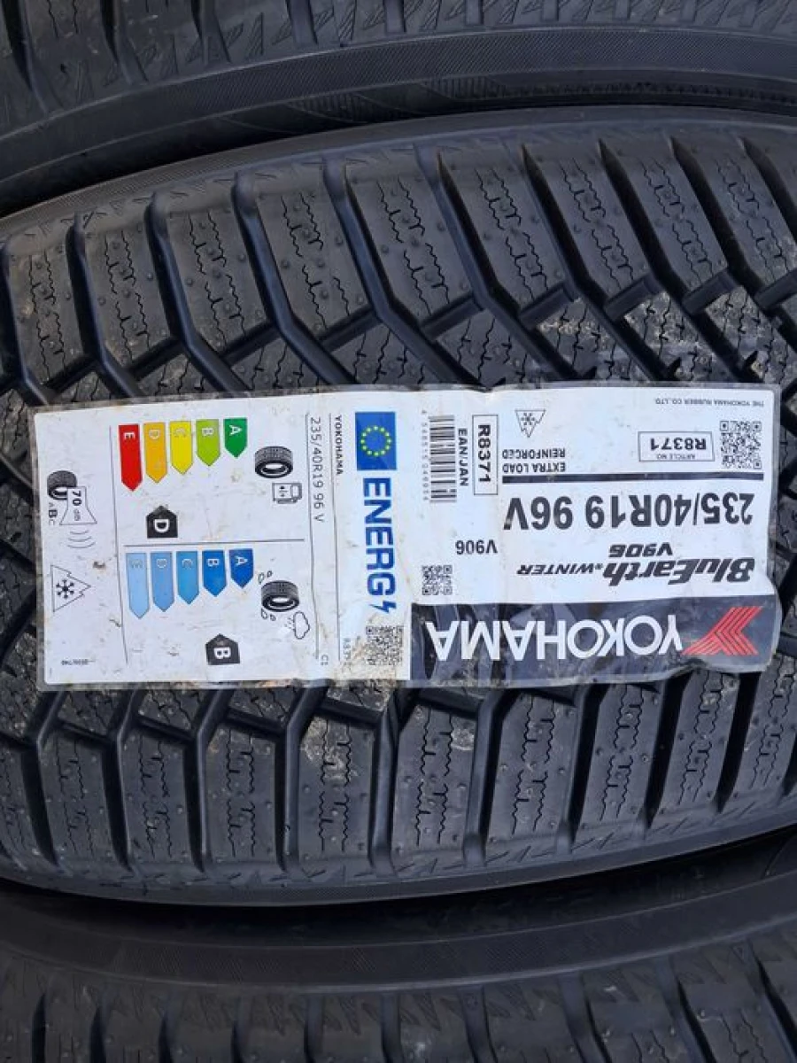 Резина зима НОВА Yokohama 235/40 R19 BluEarth Winter V906 DOT24