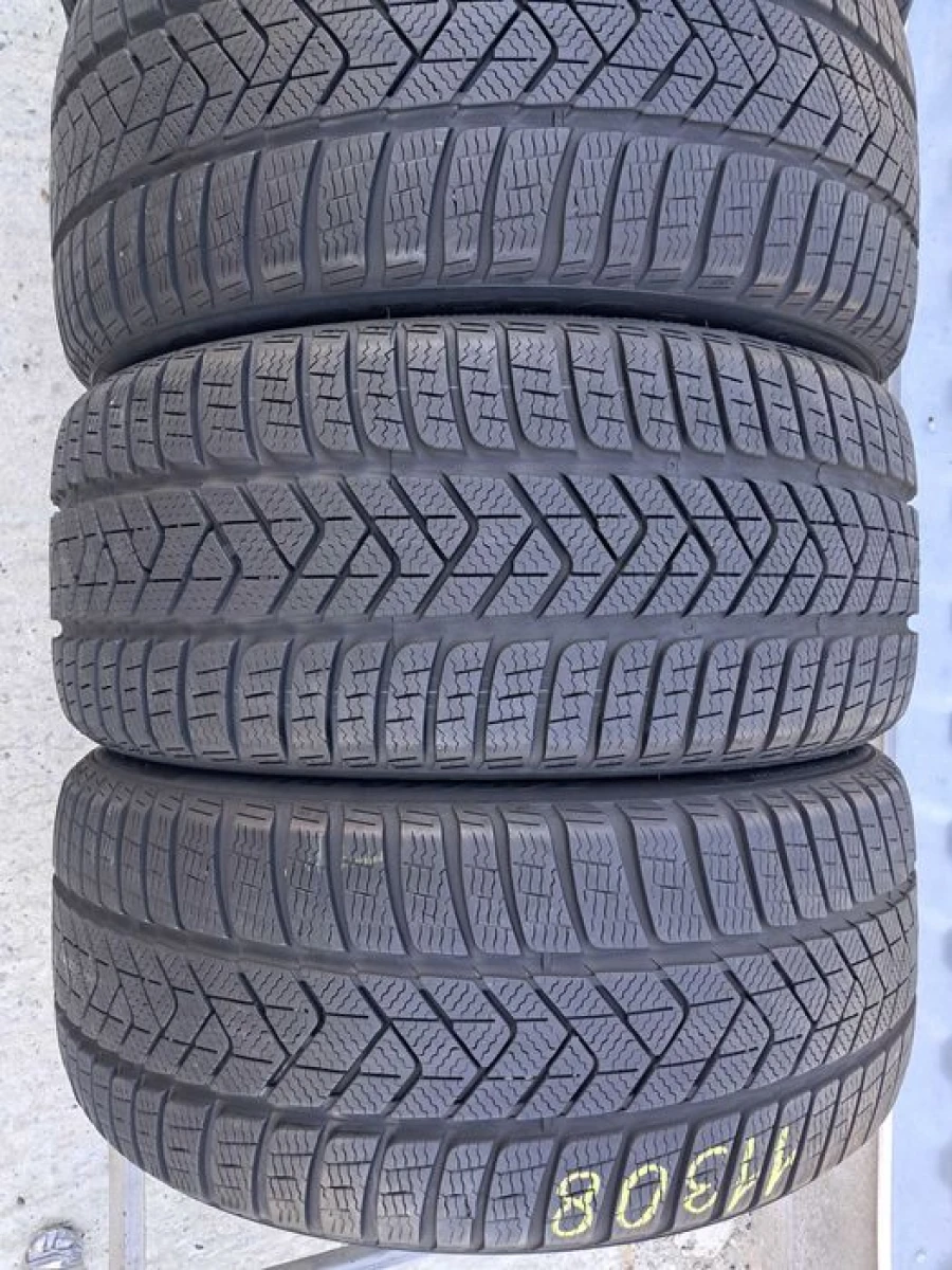 Резина зима 90% протектор Pirelli 245/40 R18 Sottozero 3 97V XL