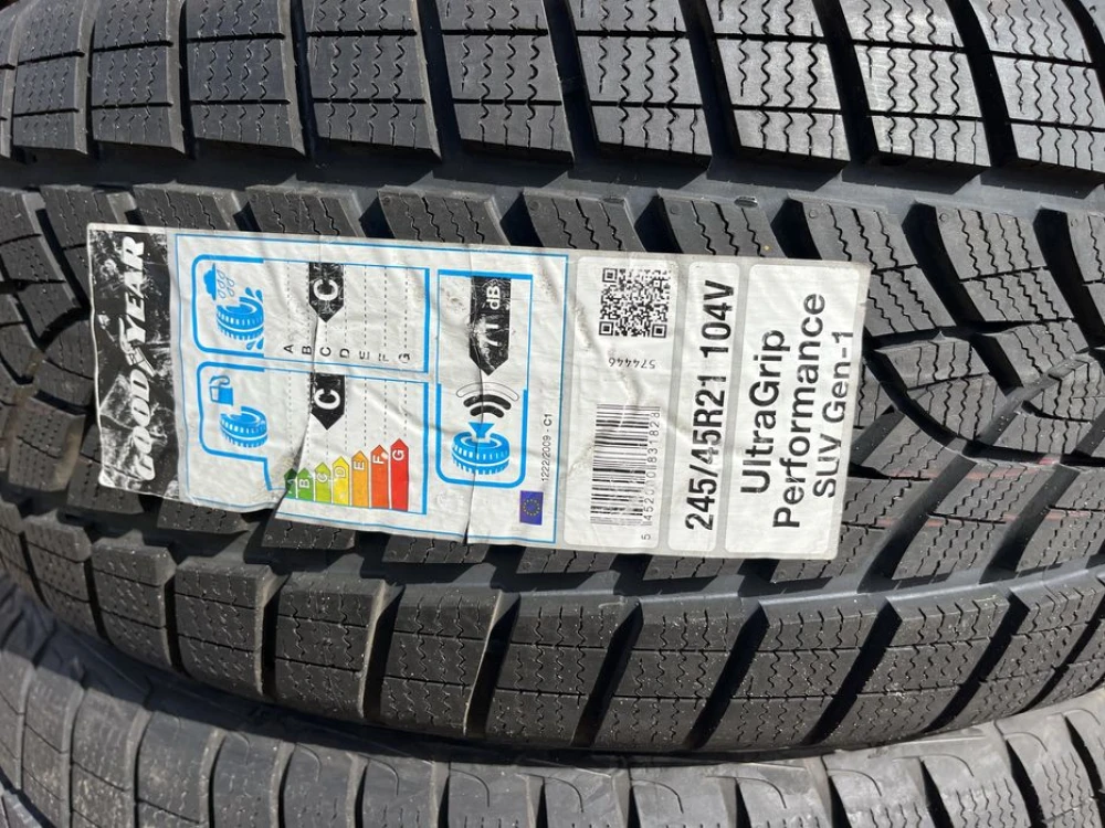 245/45 r21 Goodyear UltraGrip performamce НОВАЯ Резина зимняя