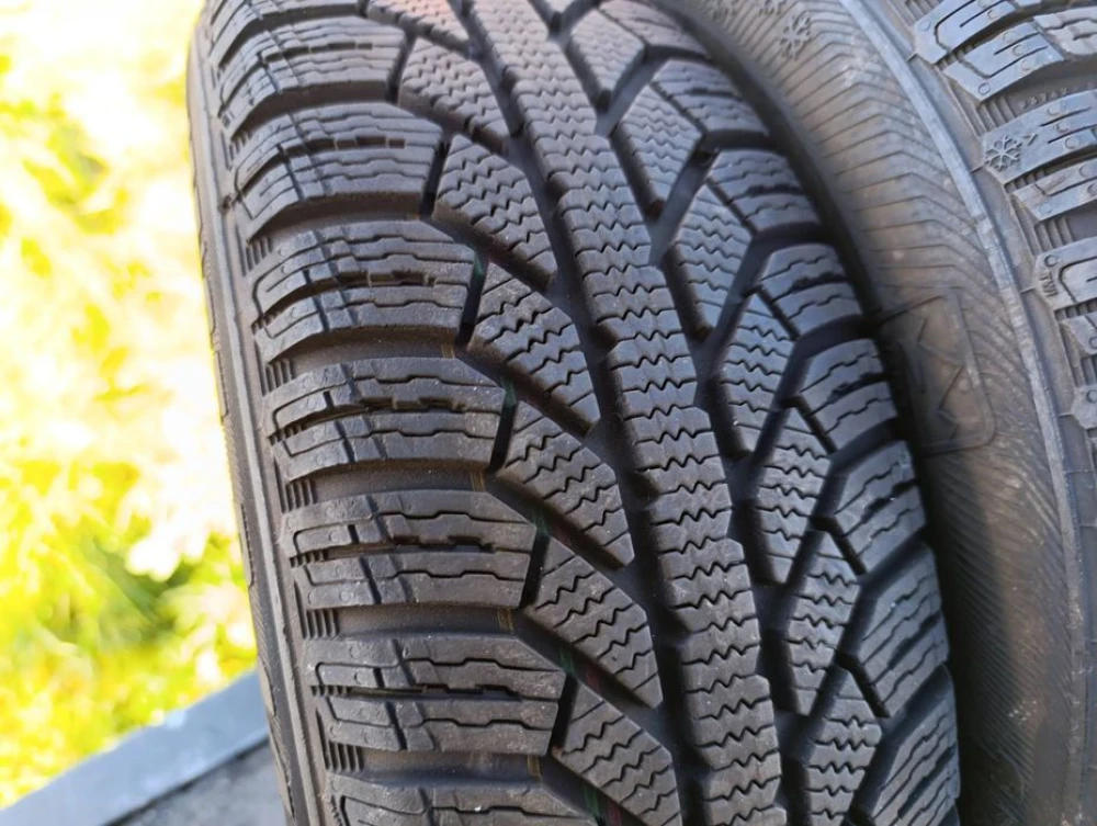 Майже нові зимові шини Semperit 175/65 R14 резина Р14