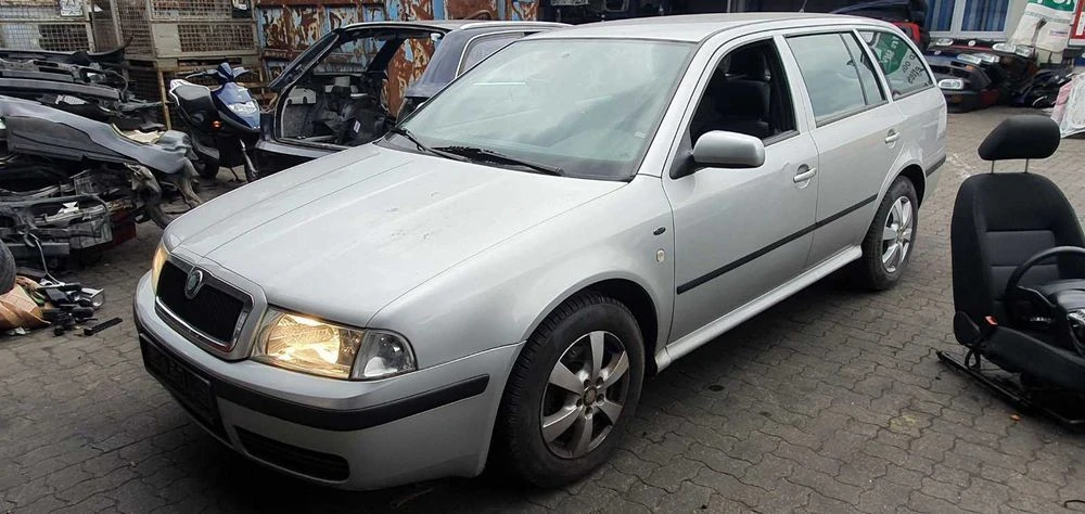 Дверка Skoda tur в асортименті