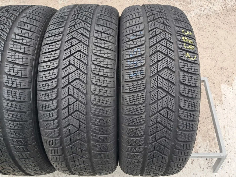 Резина зима 95% протектор Pirelli 235/60 R18 Scorpion Winter