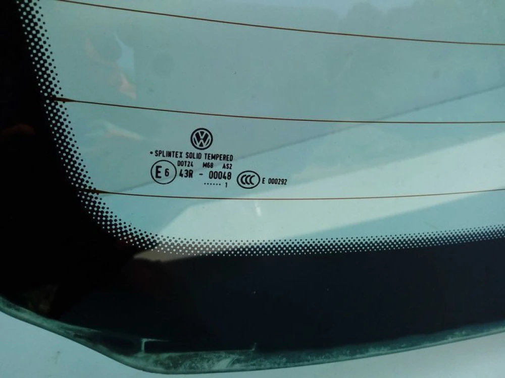 Заднее стекло Скло Volkswagen Passat B7 Седан