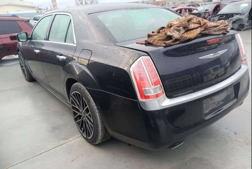 Chrysler 300C кузов, запчастини