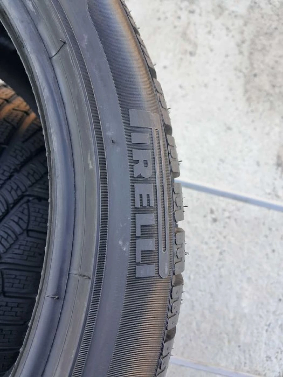 Резина зима НОВА Pirelli 235/40 R18 sottozero winter 240 serie II