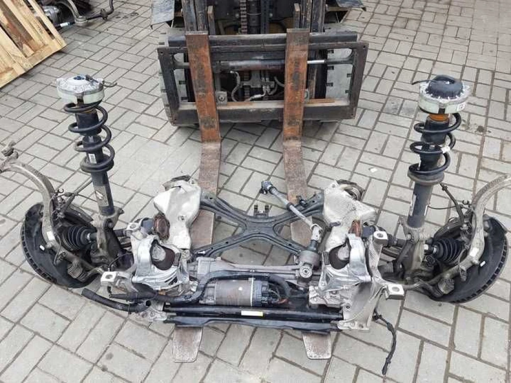 Подвеска подрамник рычаг Audi A4 B9