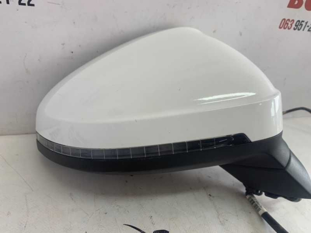 Зеркало боковое правое Audi A5 2019 год  8W8857410C 6pin