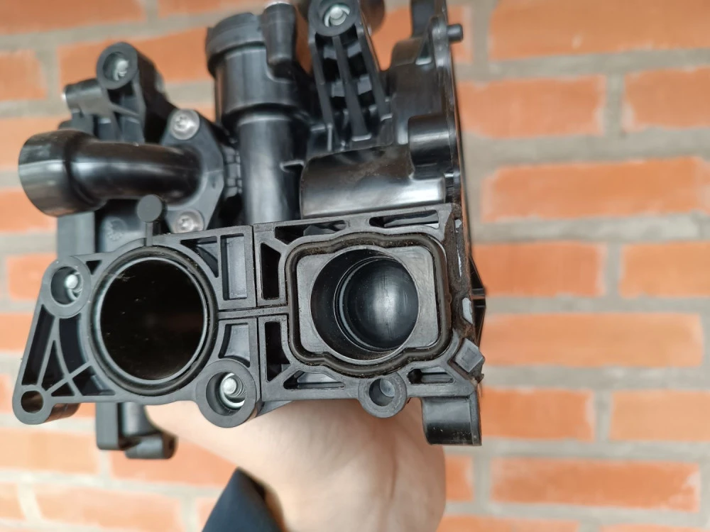 Термостат Audi Volkswagen 06l121111 06l121111g 06l121111h
