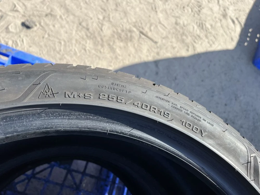 255/40 r19 Goodyear Vector 4Season Резина всесезонная
