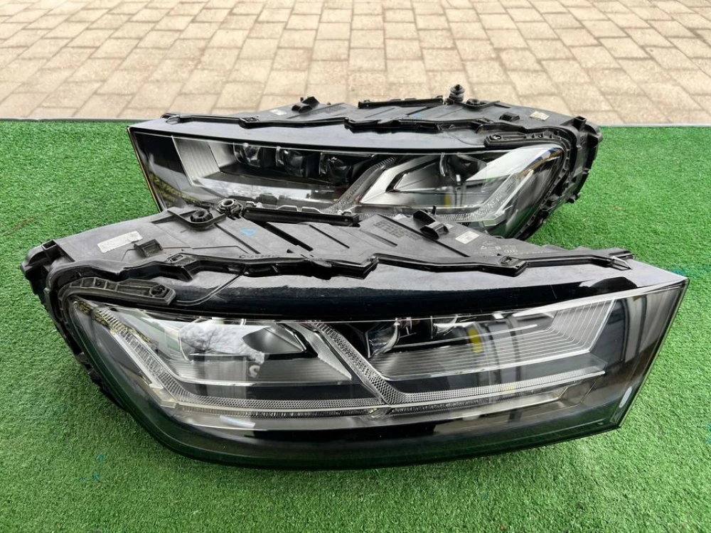 Фары передние Audi Q7 4M