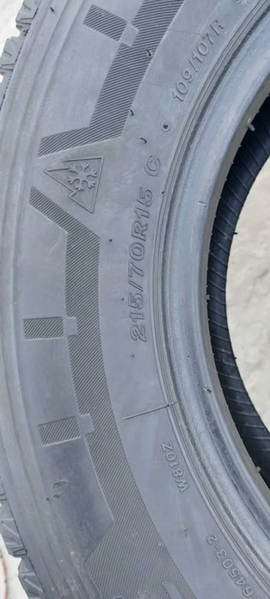 Резина зима 70% протектор Bridgestone 215/70 R15C Blizzak W810