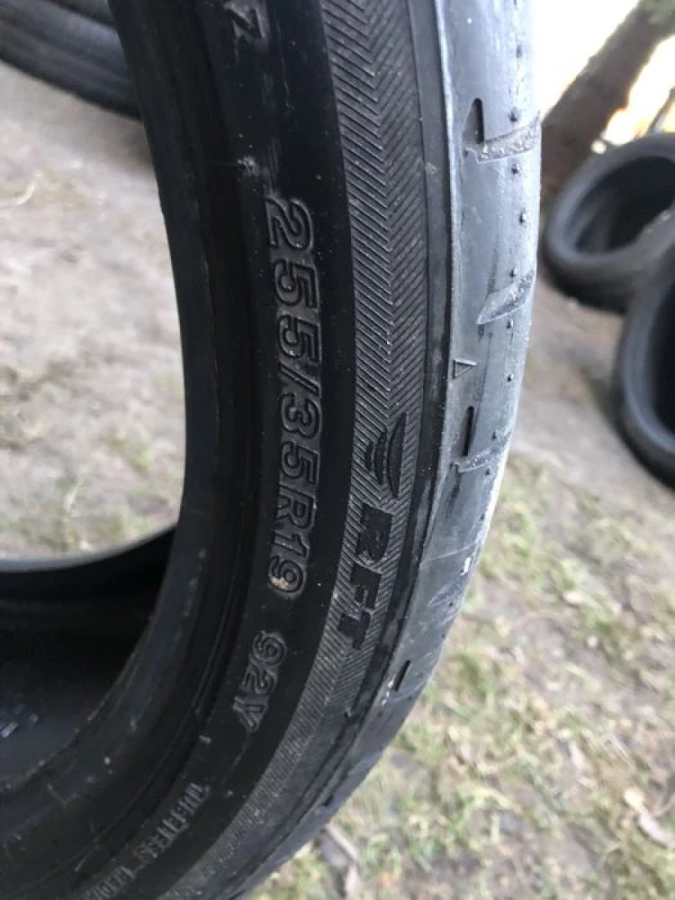 Шини Bridgestone RFT r 255/35/19