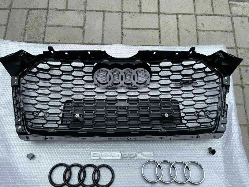 Решетка радиатора Audi A5 F5 (16-19) тюнинг стиль RS5 (чорний глянц)