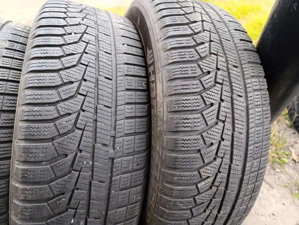 Зимові шини Hankook 205/60 R16