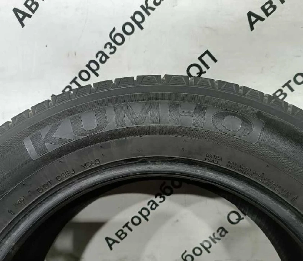 Шины (резина) 225 65 17 зима Kumho Izen KW3 (пара покрышек, 2 шт)