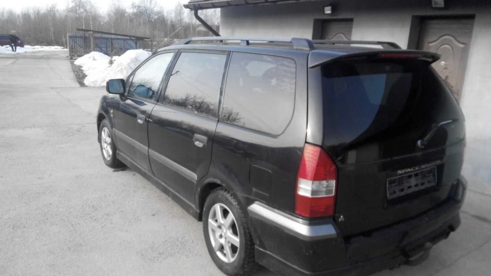 кузовщина для Mitsubishi Space Wagon 2.0 GDI мех 2000р,автозлом