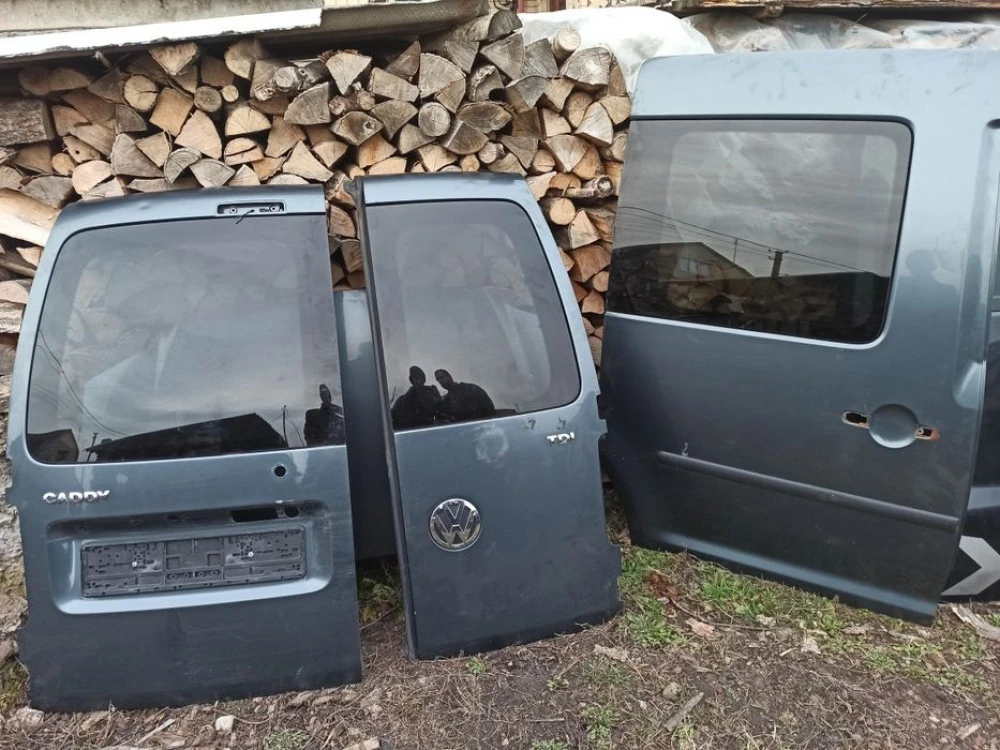 Дверка зад VW Caddy 3 дверь двері розпашопка висувна
