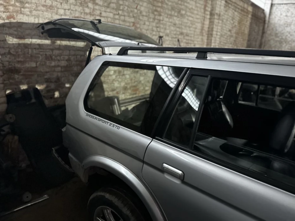 Телевизор Pajero Sport 1 стойка криша четверть Паджеро порезка