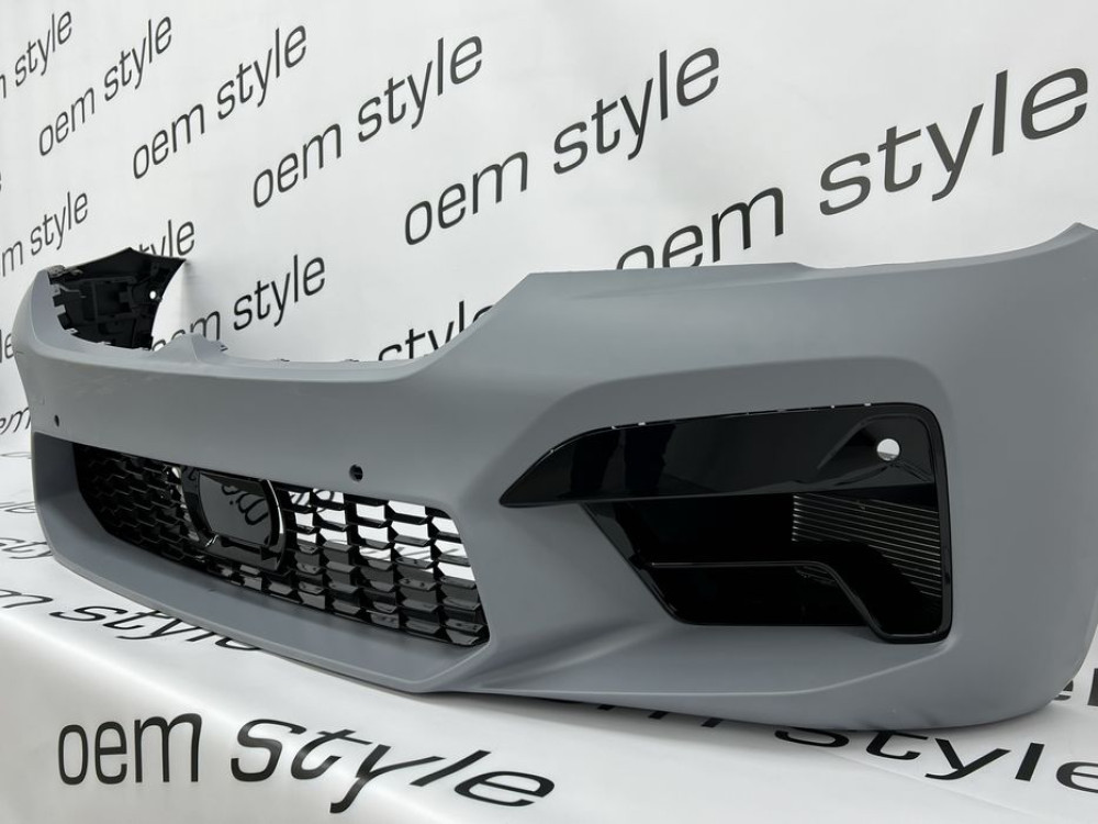 Передний бампер   BMW G30 в стиле F90 2021+ Рестайлинг