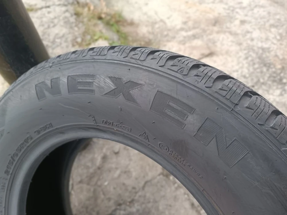 Зимові шини Nexen 215/65 R16 резина Р16