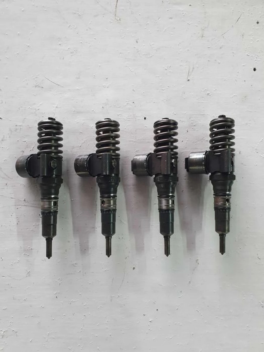 Насос форсунки Volkswagen Golf 5 2.0 0414720404 форсунки
