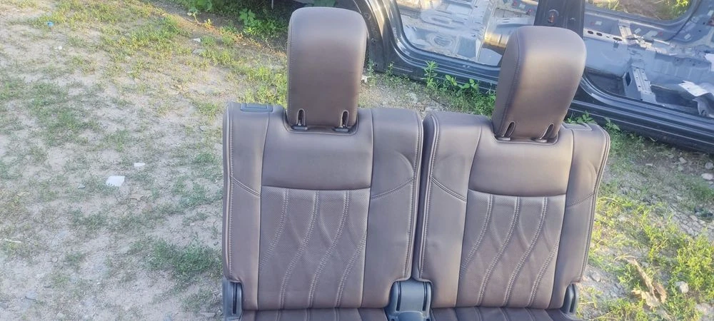 Третій ряд сидінь на infiniti qx60 JX35
